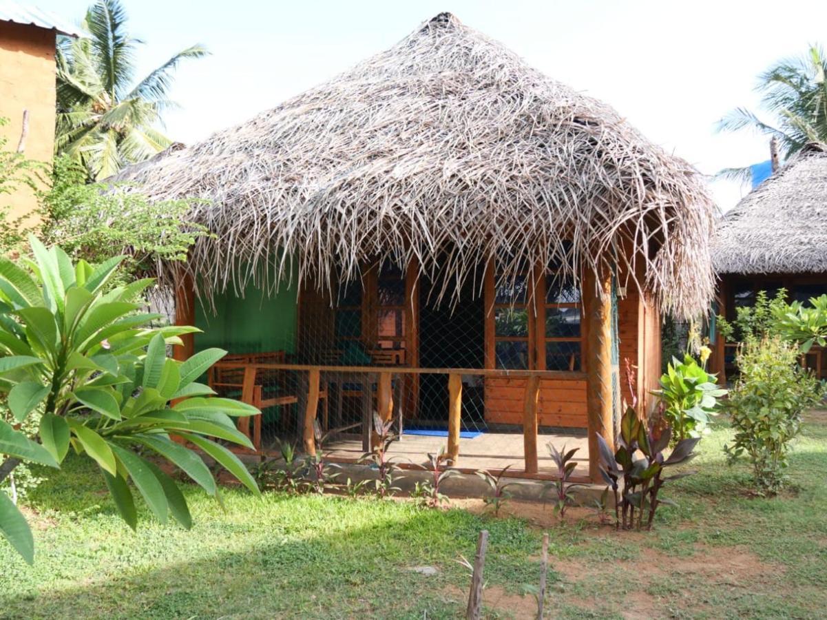 Vitamin Sea Beach Cabana Nilaveli Exterior foto